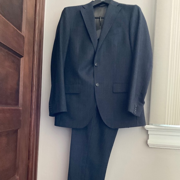 Custom-Made Italian Men’s Suit - Picture 2 of 11